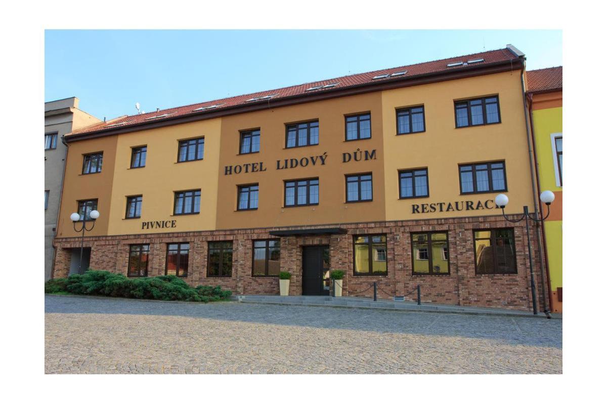 Hotel Lidovy Dum Bzenec Exterior foto