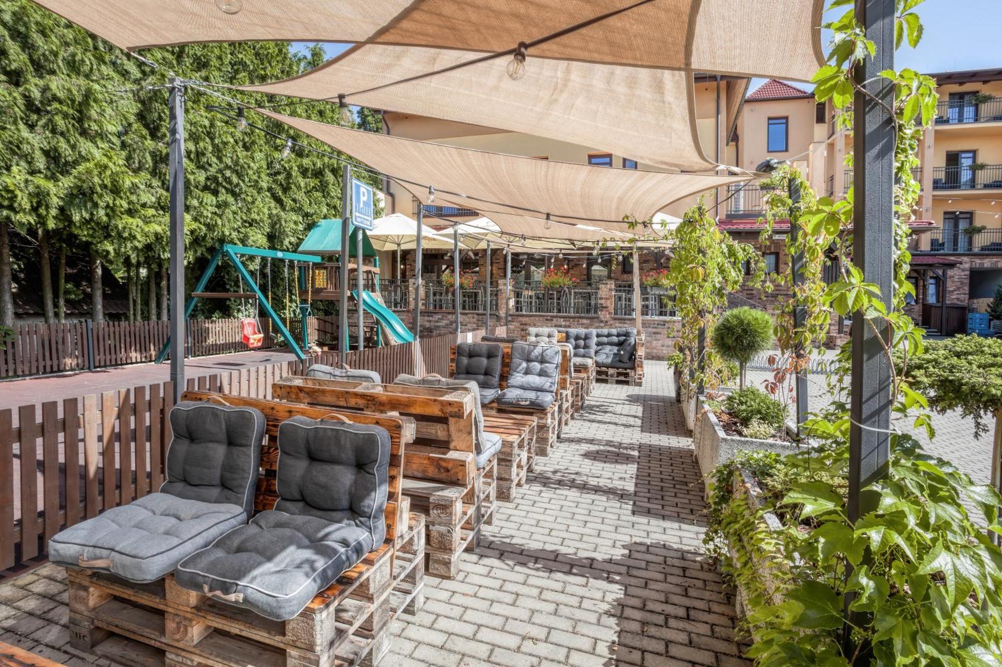 Hotel Lidovy Dum Bzenec Exterior foto
