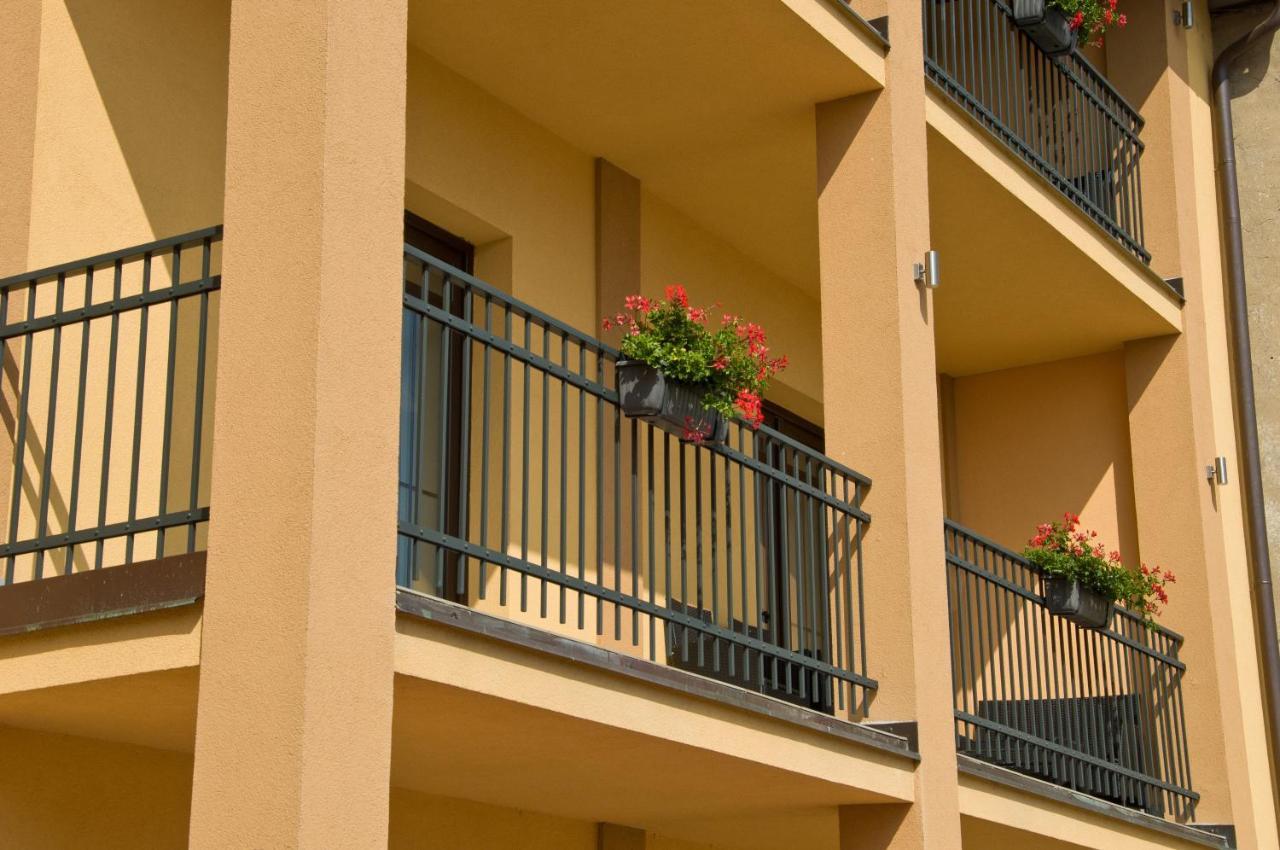 Hotel Lidovy Dum Bzenec Exterior foto